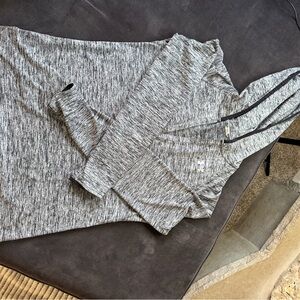 Under Armour heathered black/white Long Sleeve dry fit Tee